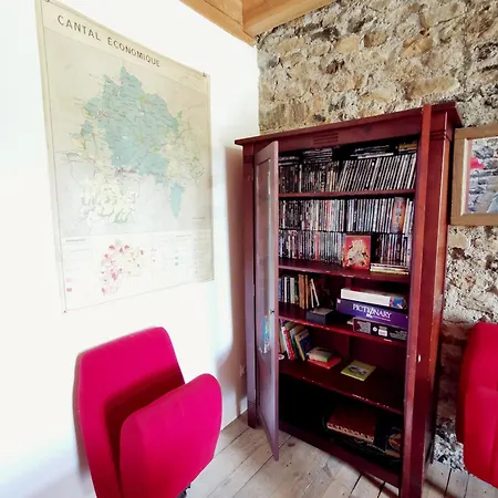 Holiday home La Maison Des Biscuits Loubaresse (Cantal)